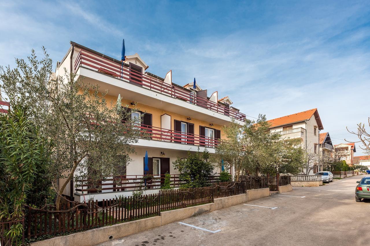 Apartments Boris Vodice Bagian luar foto