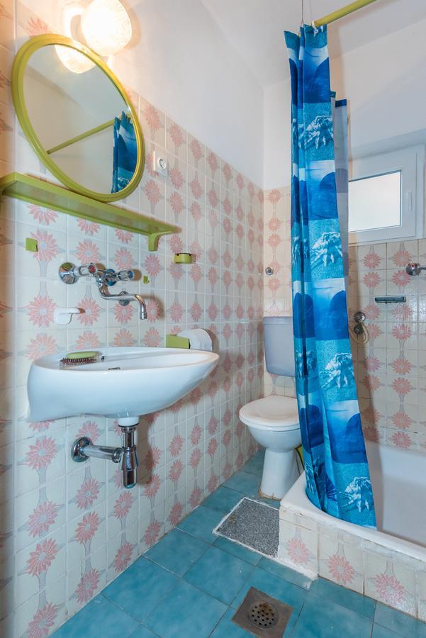Apartments Boris Vodice Bagian luar foto