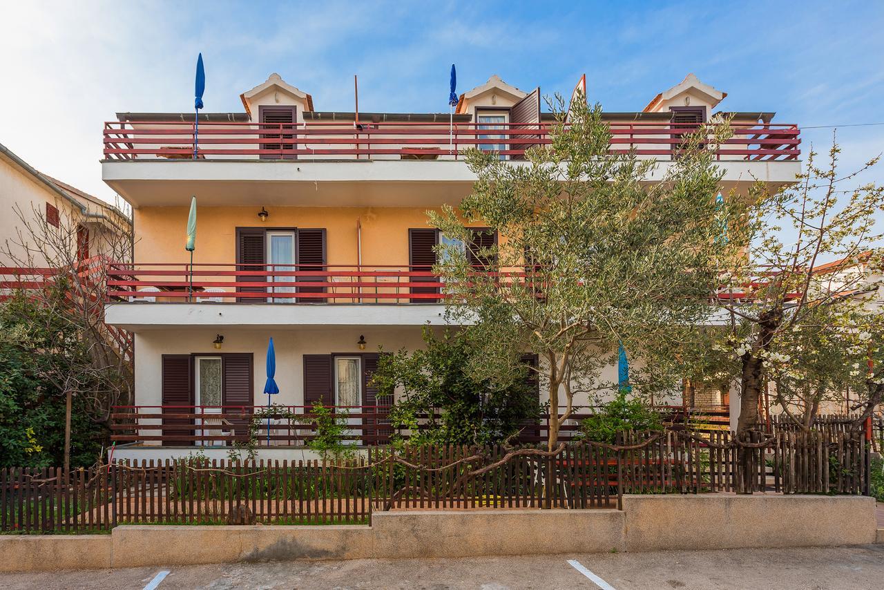 Apartments Boris Vodice Bagian luar foto