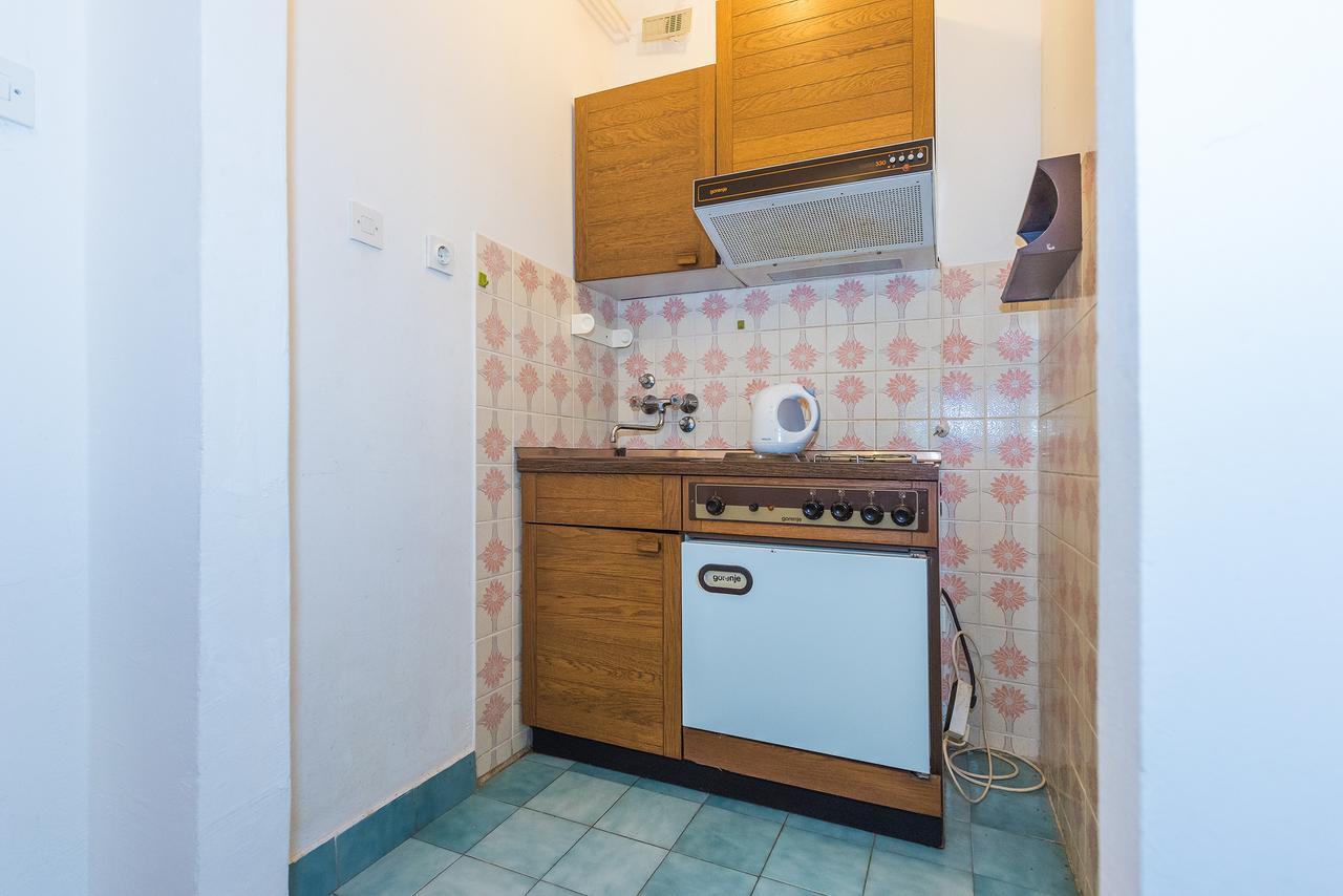 Apartments Boris Vodice Bagian luar foto