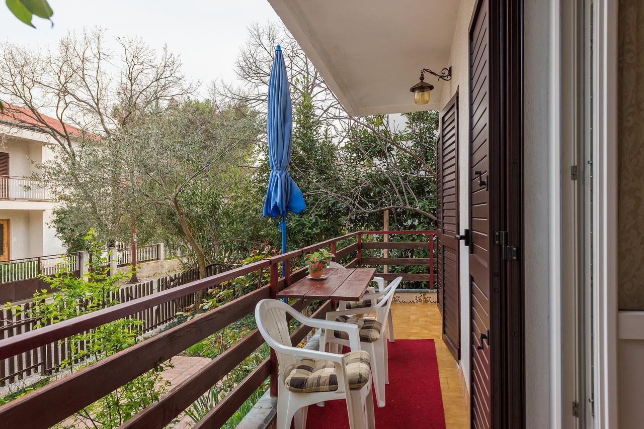 Apartments Boris Vodice Bagian luar foto