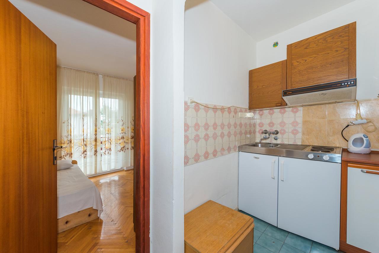 Apartments Boris Vodice Bagian luar foto