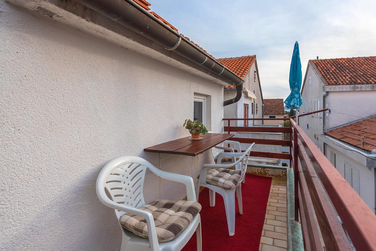 Apartments Boris Vodice Bagian luar foto