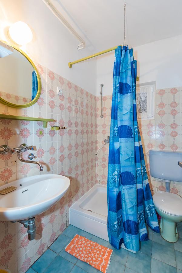 Apartments Boris Vodice Bagian luar foto